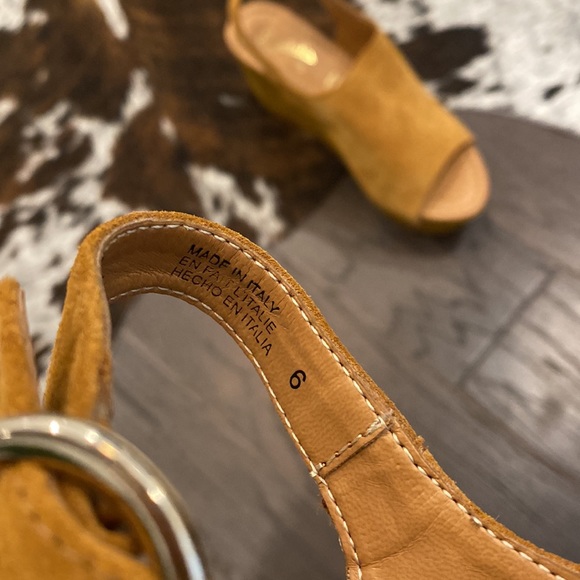 Seychelles Elated Platform Wedge Sandal in Cognac Suede - Picture 5 of 7